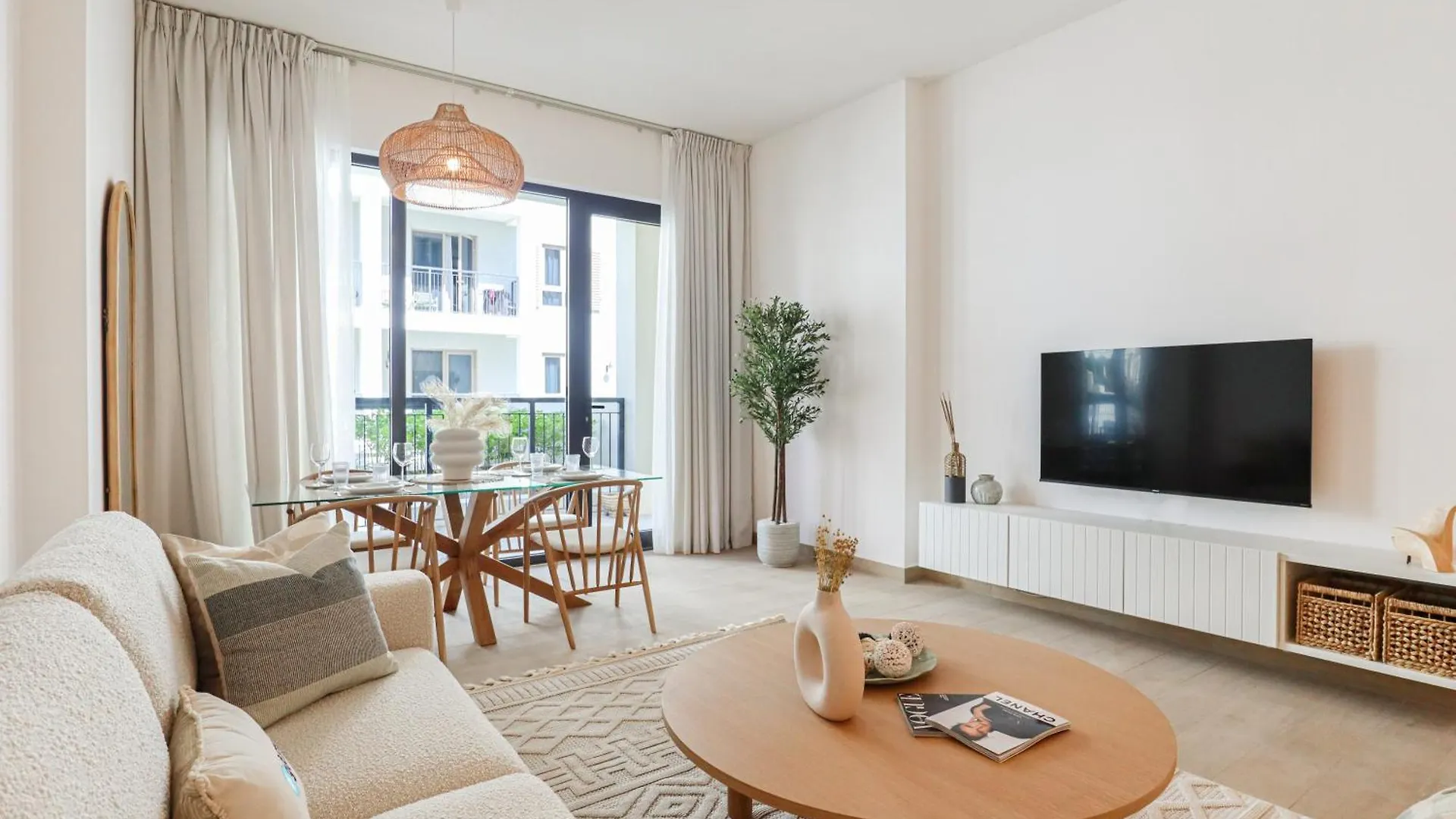 Higuests - Luxurious Boho Beach 2Br Apartment In La Mer Dubai 0*,  United Arab Emirates