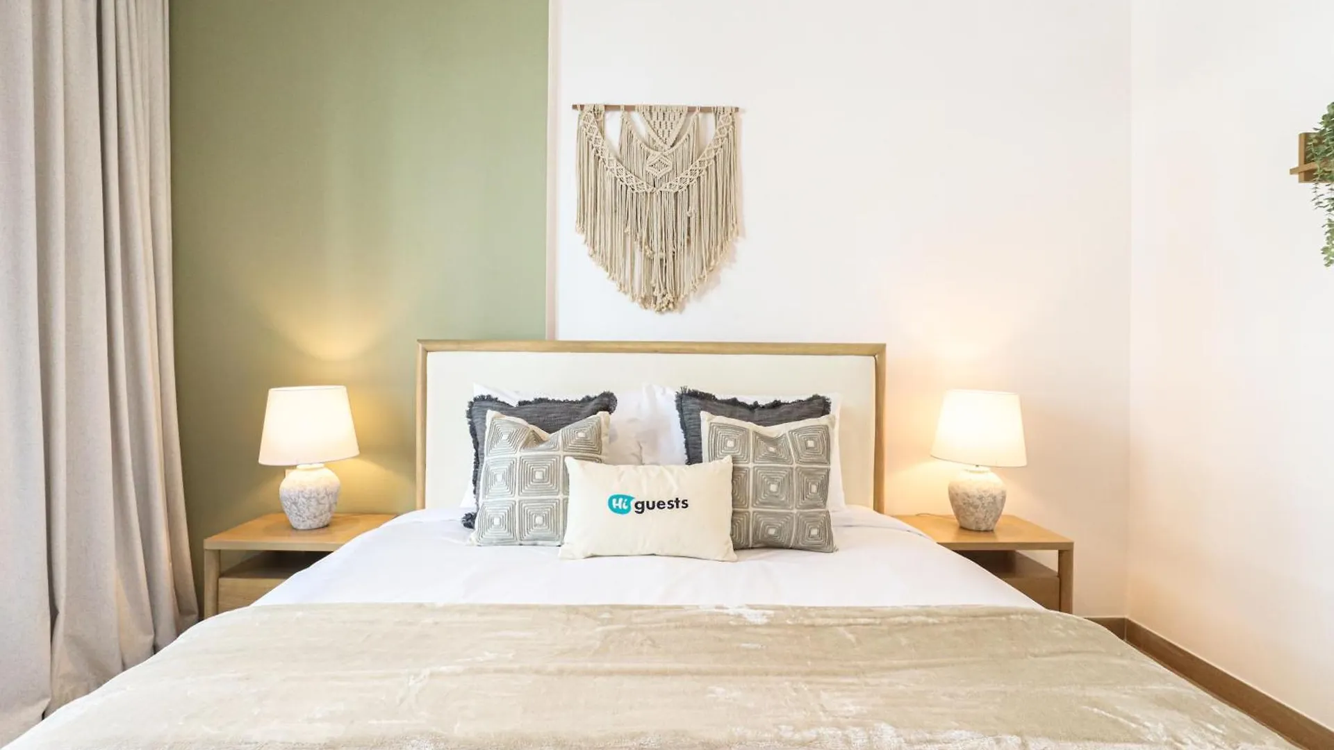 Higuests - Luxurious Boho Beach 2Br Apartment In La Mer Dubai United Arab Emirates
