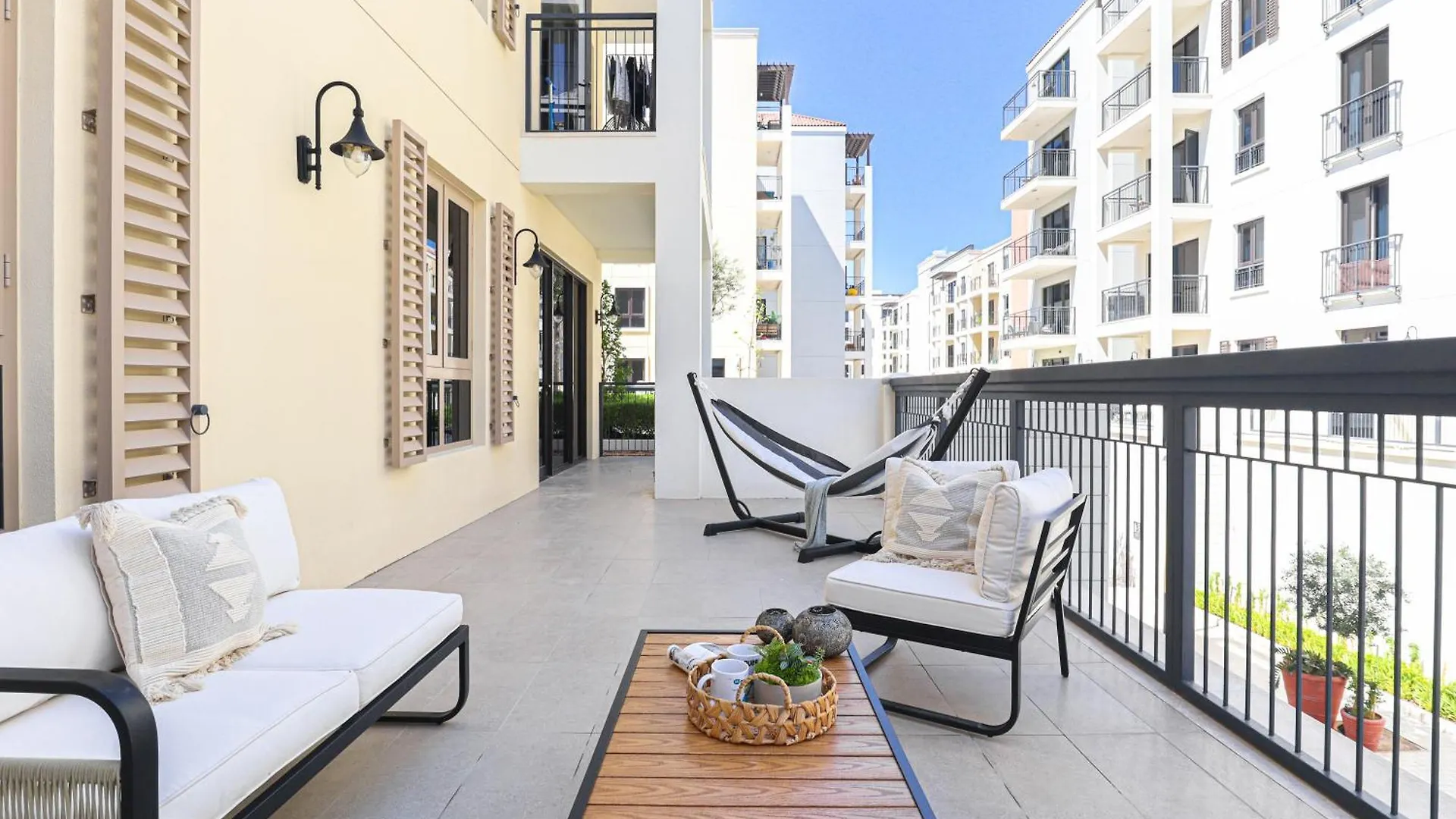 Higuests - Luxurious Boho Beach 2Br Apartment In La Mer Dubai