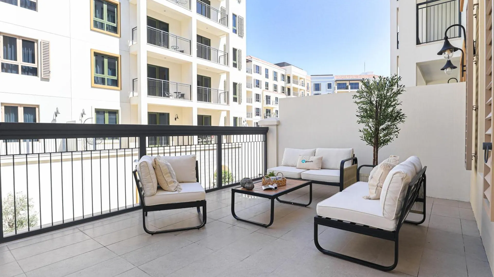 Higuests - Luxurious Boho Beach 2Br Apartment In La Mer Dubai United Arab Emirates